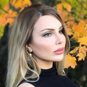 Meet your Posher, Sanam